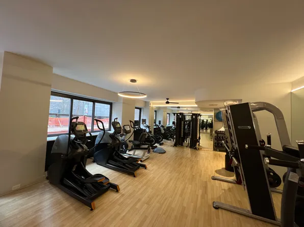 347 West 57th Street image 16 of 20