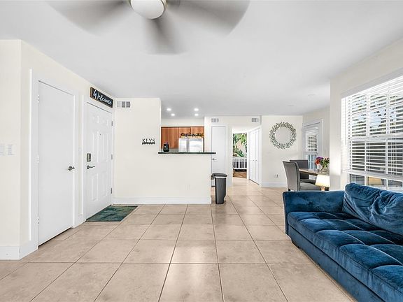 4th image of 1275 Crystal Way #G