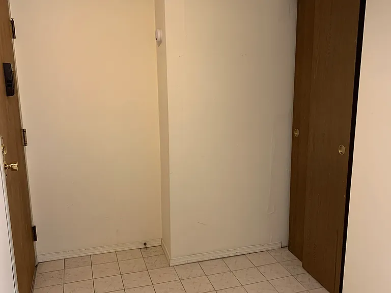 4230 8th Ave NE #101 — Photo 3
