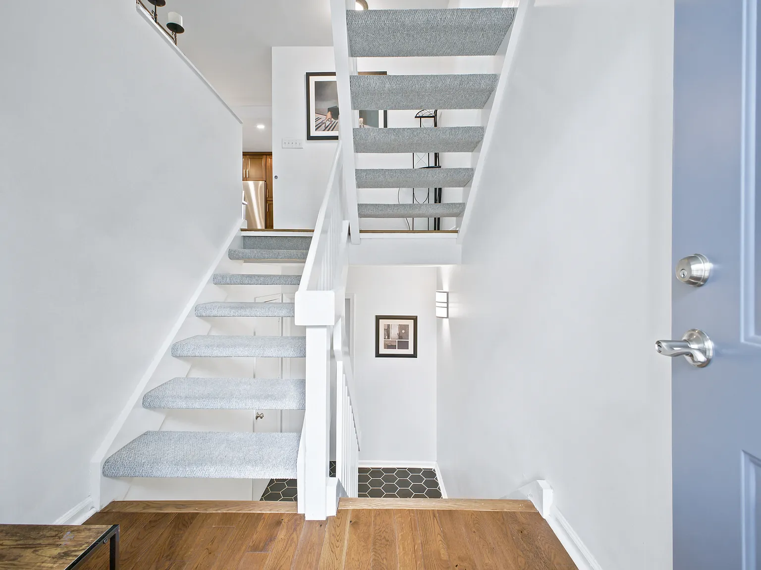 2 bed, 2.5 bath, 1296 sqft, $2,200 — Photo 3