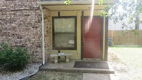 800 Bluebonnet Dr Photo 1