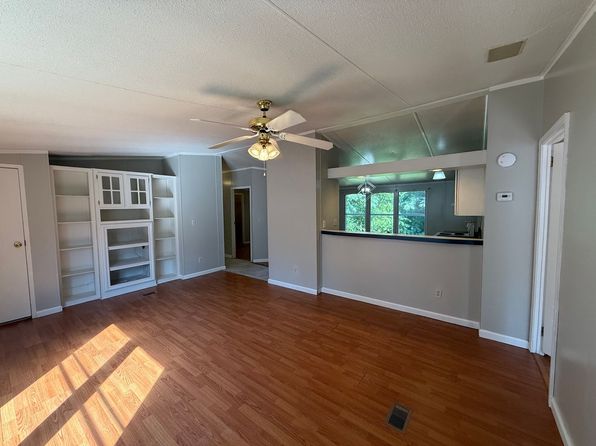 222 Crestwood Cir