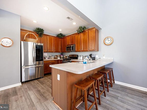 4th image of 612 Churchill Rd