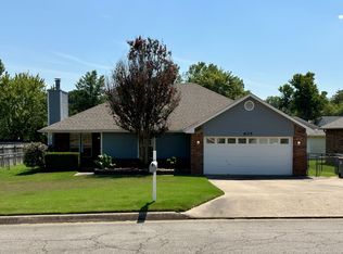 605 J St, Barling, AR 72923