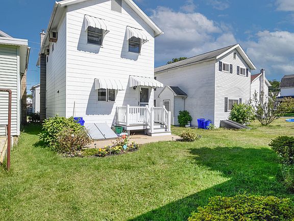 3rd image of 161 Mill St