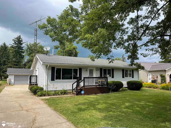 6590 Storey Dr, Marlette, MI 48453