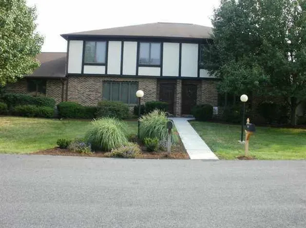 3877 Sarayo Cir, Harrisburg, PA 17110
