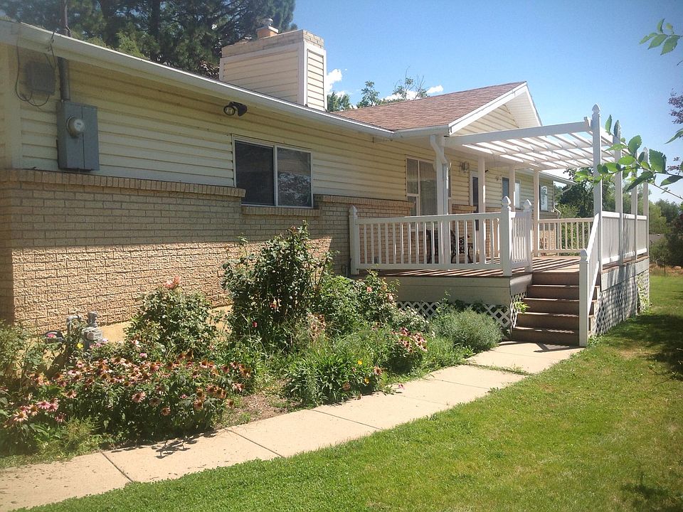 Front walk to the front porch