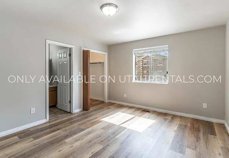 139 N Center St — Photo 8