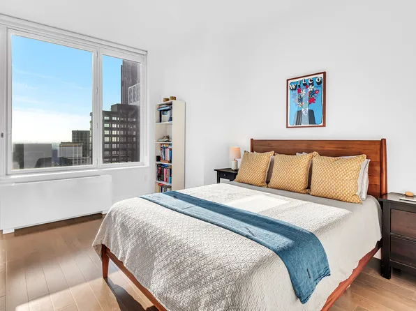 388 Bridge Street image 7 of 23