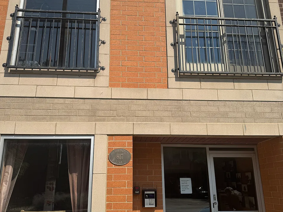 817 Chicago Ave #3