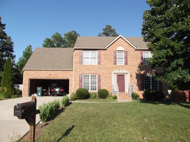 9505 Hungary Woods Dr — Photo 2