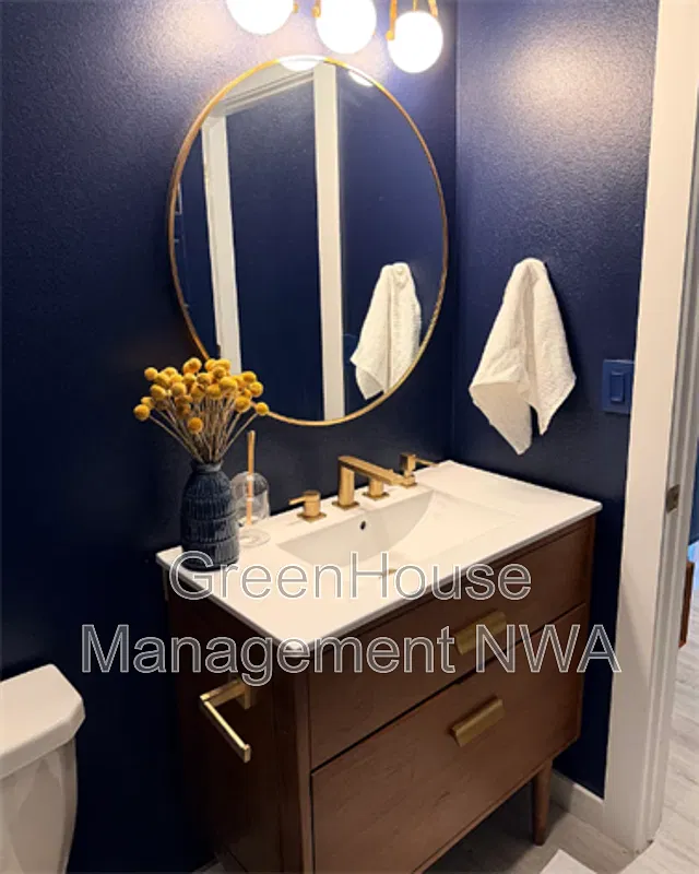 2 bed, 2.5 bath, 1100 sqft, $2,340 — Photo 4
