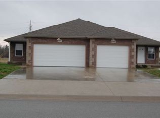 1308 W 16th St, Webb City, MO 64870