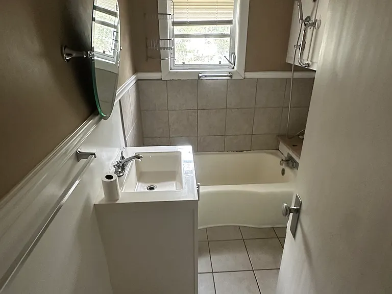 202 N 2nd St #A — Photo 6