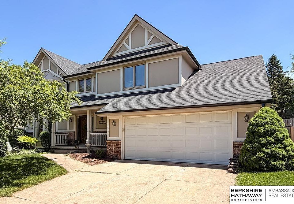 1st image of 1227 N 161st Cir