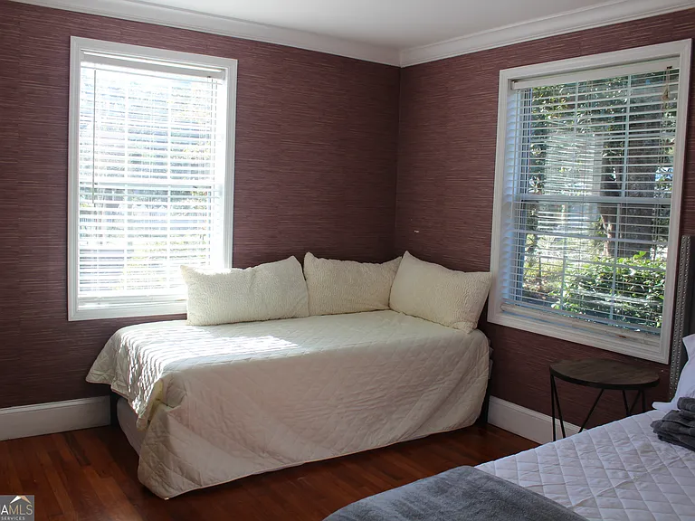 504 Bailey St — Photo 11
