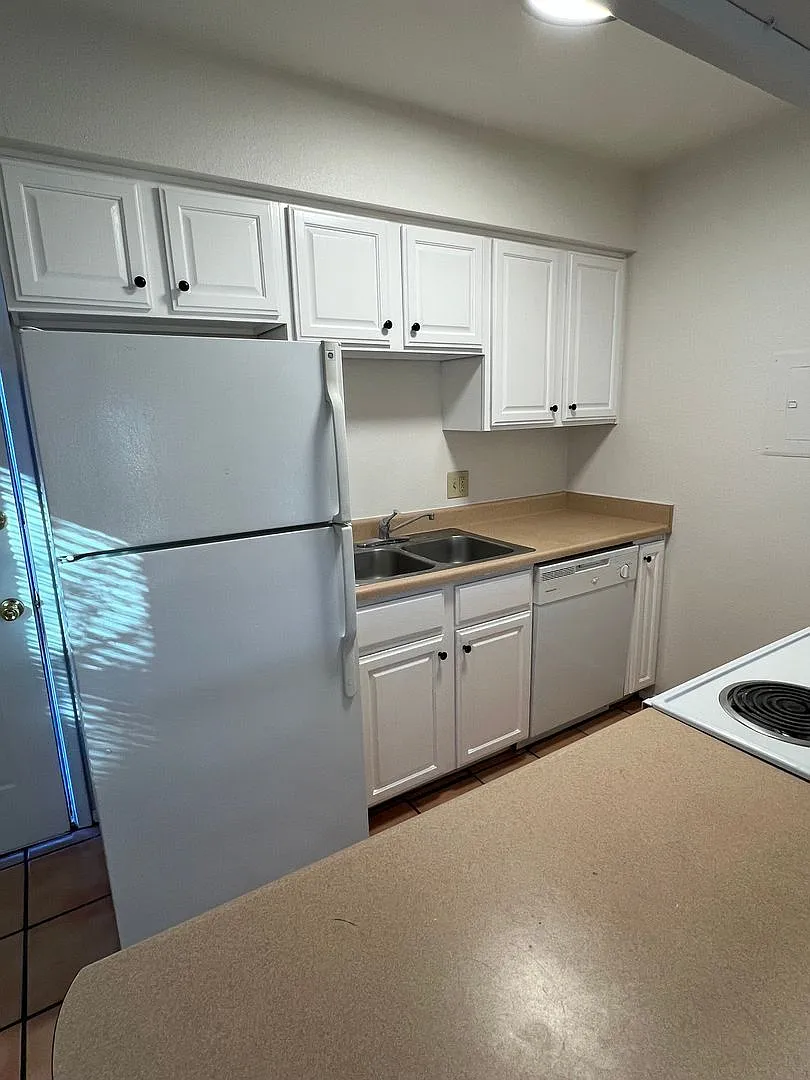2 bed, 1.0 bath, 625 sqft, $1,025 — Photo 1