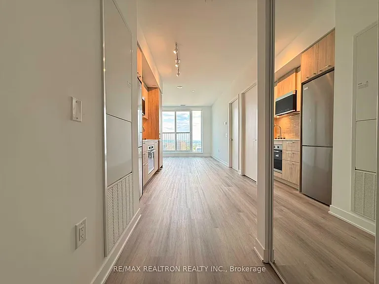 10 Oak St #2502 — Photo 7