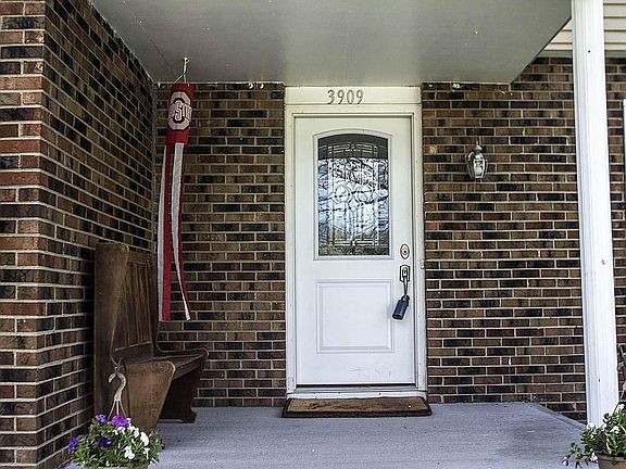 4th image of 3909 Wintergreen Blvd