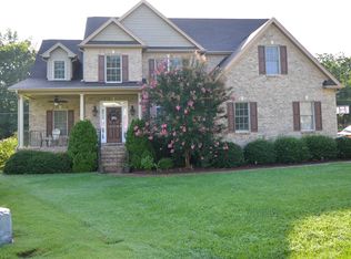 5804 Mabe Dr, Oak Ridge, NC 27310