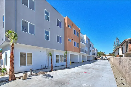 7341 9th St #5 Photo 1