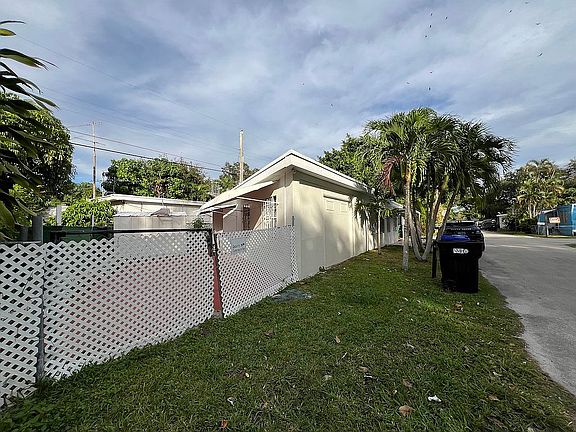 Back gate
