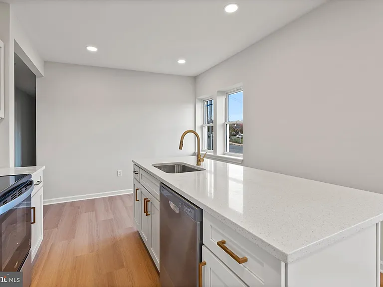 730 New Pittsburg Ave #2 — Photo 5