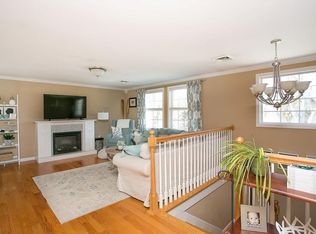 1 Leland Point Dr, Portsmouth, RI 02871