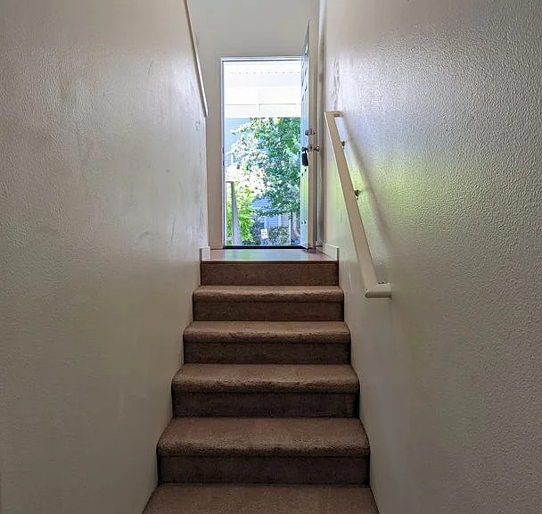 Halsey East Townhomes — Photo 63
