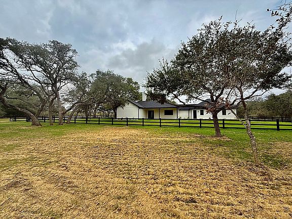 3rd image of 1109 County Road 157