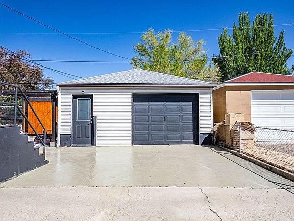 2nd image of 1025 Arapahoe St