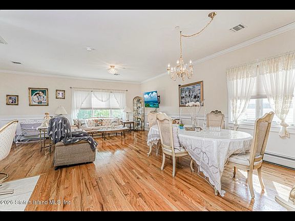 5th image of 16 Allen Pl Floor 2