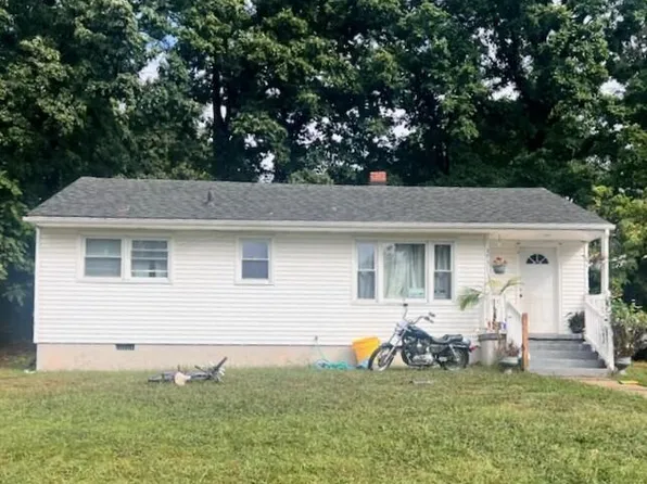 3731 Signal Hill Ave NW, Roanoke, VA 24017