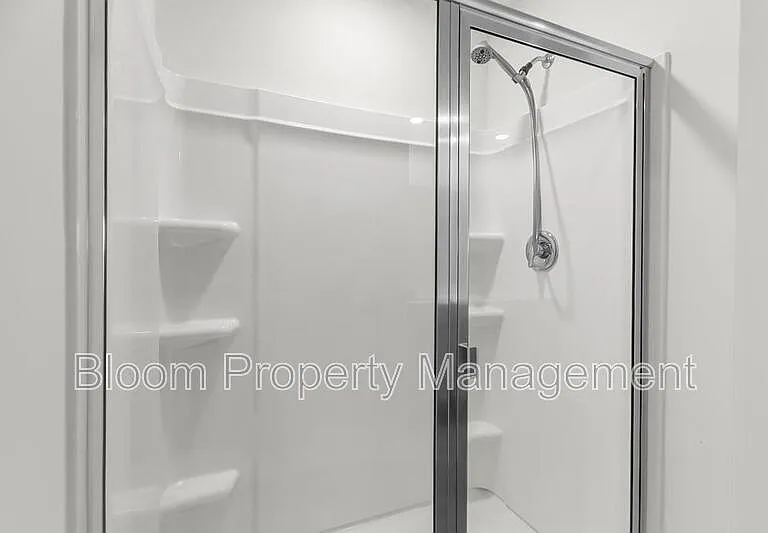 502 Lake Ridge Blvd — Photo 36