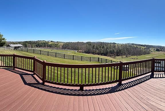 4th image of 1279 Fishers Gap Rd