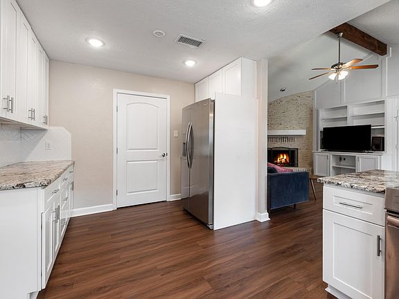 5th image of 2907 Broadmoor Dr
