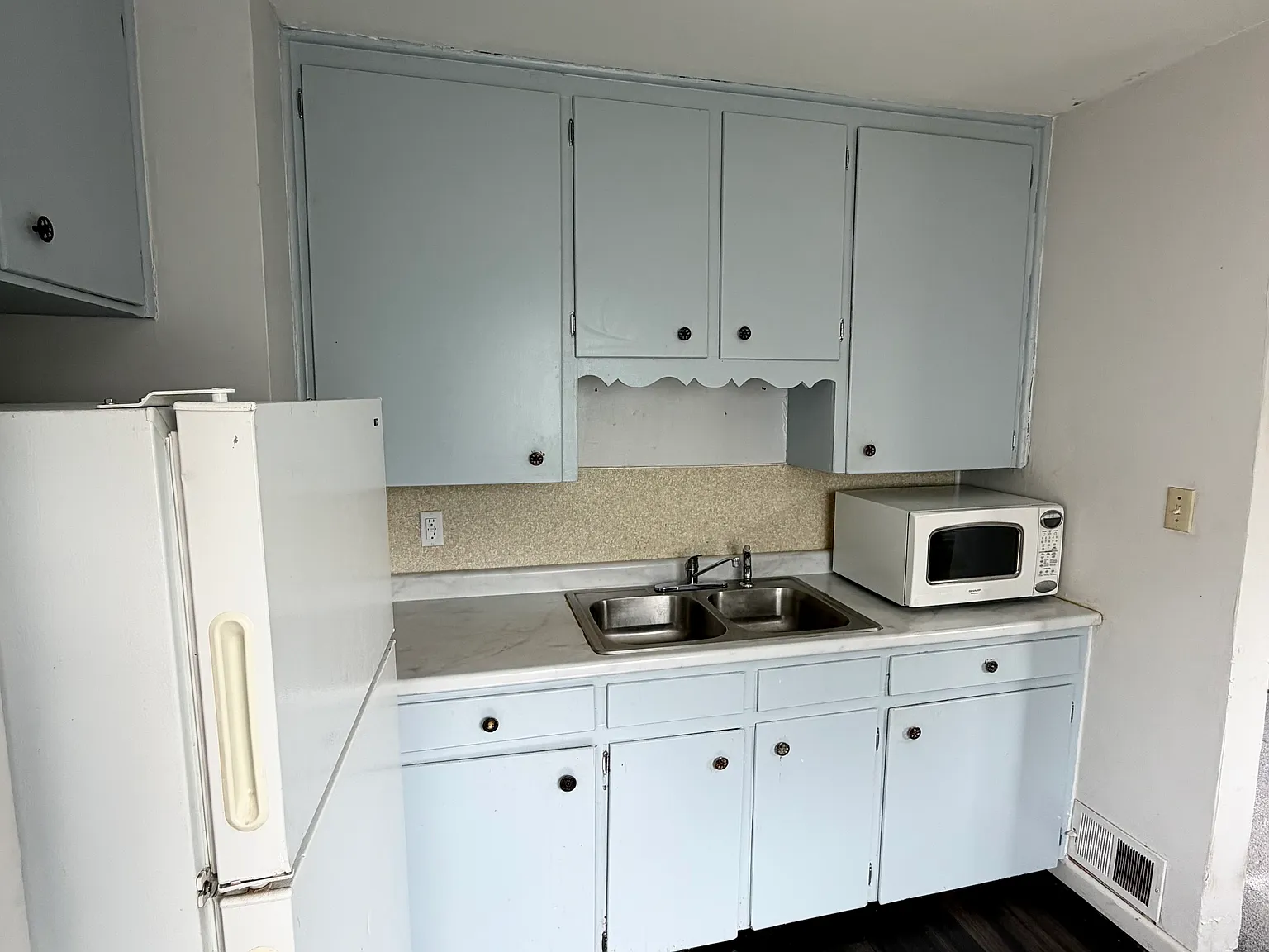 3 bed, 1011 sqft, $1,200 — Photo 2