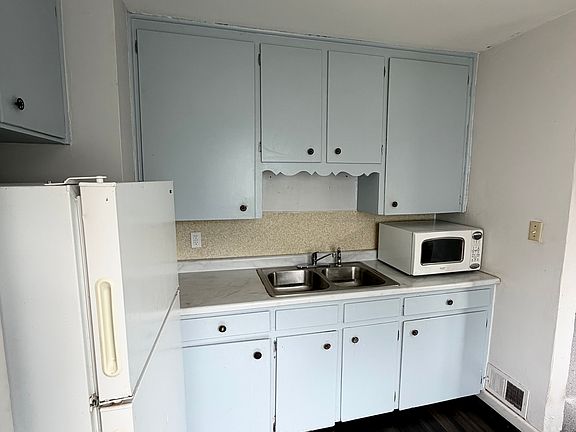 2nd image of 3717 Milbourne Ave