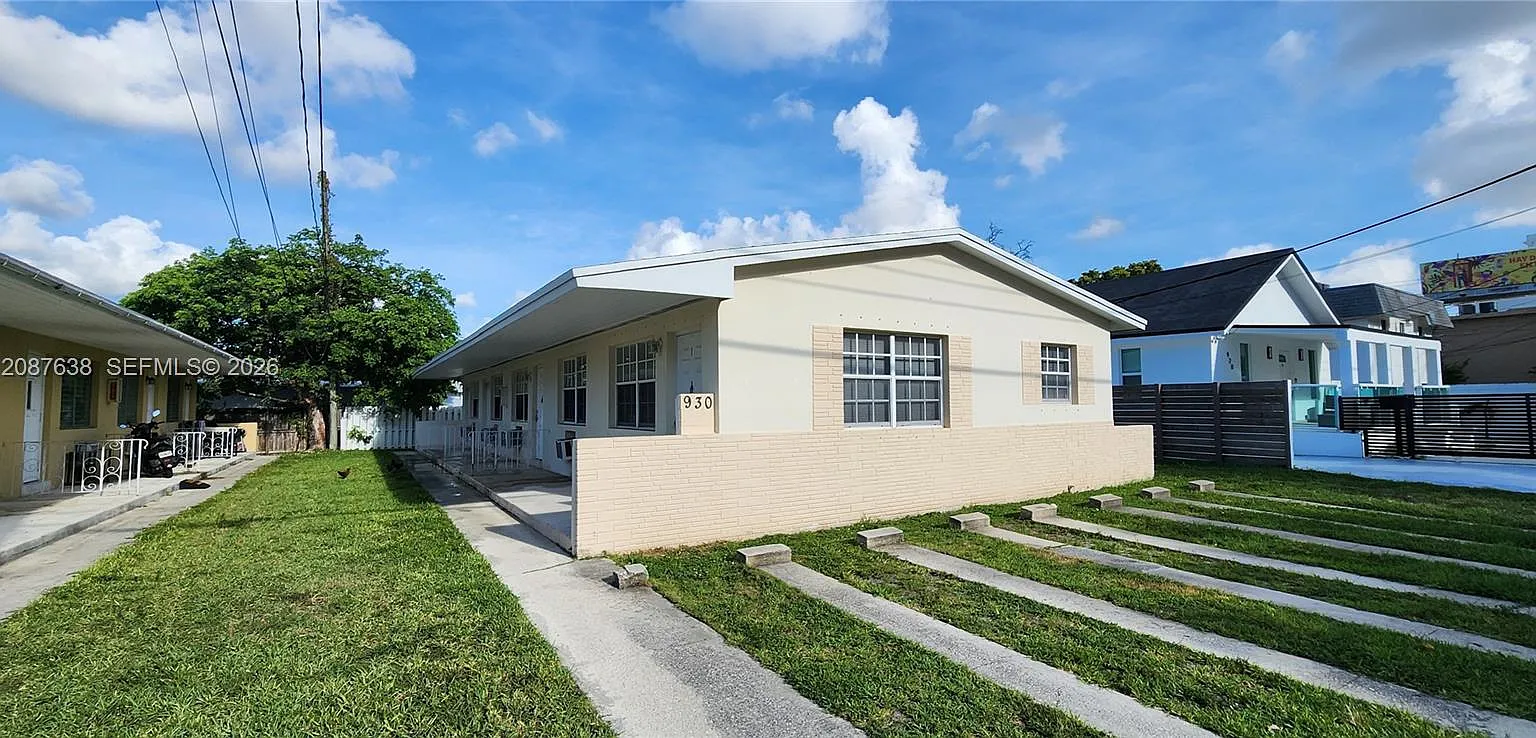 930 SW 4th Ave — Photo 1