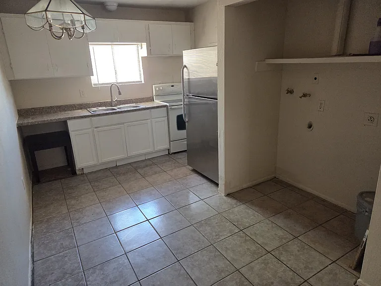 2860 E Roeser Rd #1 — Photo 5