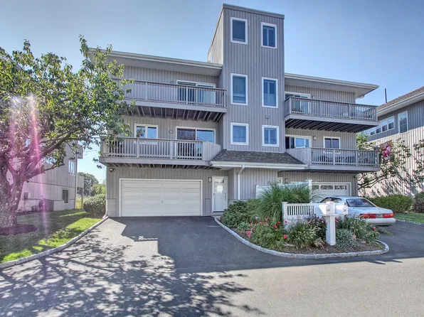 123 College Pl, Fairfield, CT 06824