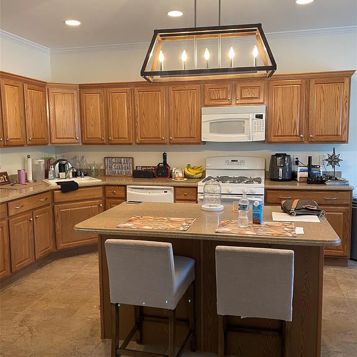 3 bed, 2.5 bath, 2100 sqft, $5,500 — Photo 1