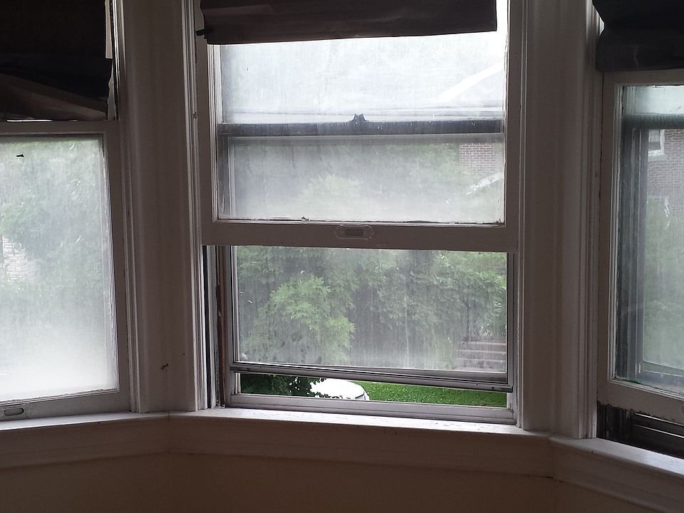 Bay windows in the front bedroom