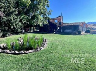 2303 McMahan Ln, Fruitvale, ID 83612