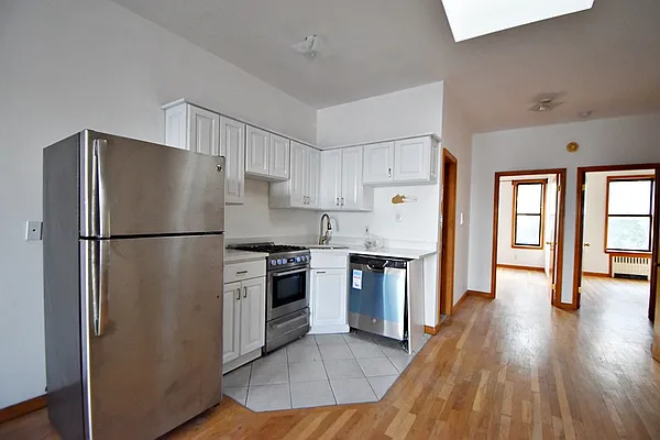 Rented by Bold New York | media 10