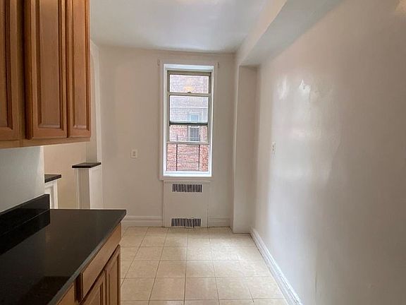 2nd image of 25 Lefferts Ave APT 1B