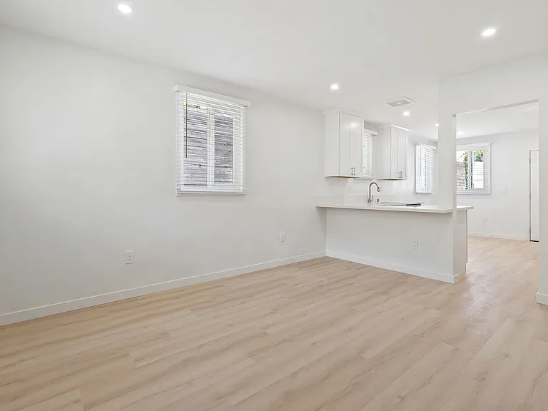3122 Rockview Place — Photo 5