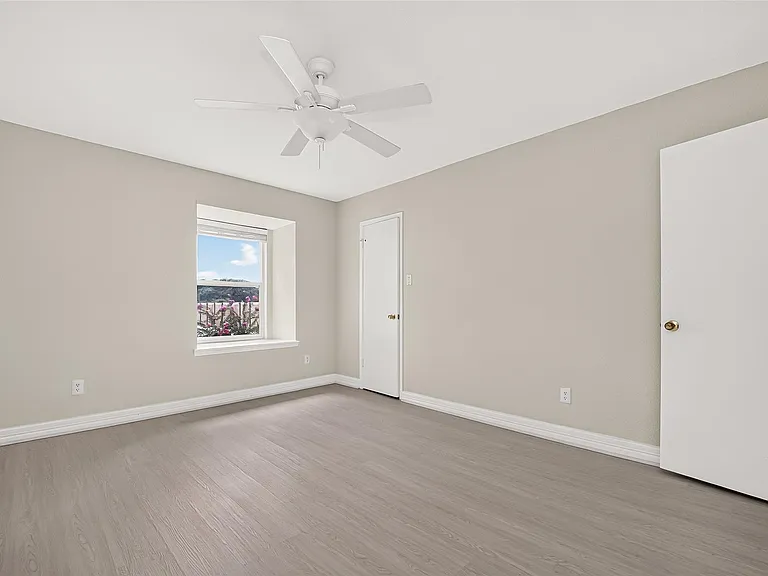 10383 Briar Forest Dr — Photo 22