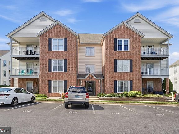 2nd image of 2011 Rudy Serra Dr Unit 2B